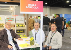 Alfredo Volio CEO, José Madrigal comercial y Luis Vásquez de comunicación de Upala Agrícola, exportadores de piña de Costa Rica