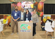 Emex AC, exportador de mango de México representados por: Yamil Gómez, Reginaldo Baez, Diana Campos, Myrna Campos.
