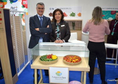 Fulgencio Spa y María Ángeles Esquines, en el stand de Fulgencio Spa.