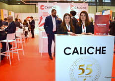 Stand de la compañía de soluciones logísticas Caliche, celebrando su 55 aniversario.