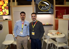 Vladimir y Lázaro en el stand de Fruta de Autor.