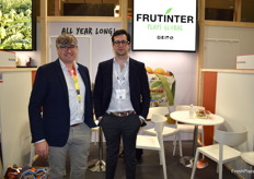 Pablo Hernandorena y Rafael Espejo, en el stand de Frutinter. 