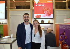 Daniel Sala y Mª José Gallego, en el stand de UVASDOCE FRESH.
