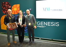 Equipo de GENESIS FRESH, del grupo AMFRESH promocionanddo la naranja roja ONIX, ganadora de los premios Fruit Logistica Innovation Award.
