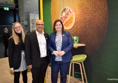 Evi Hellemans, Dezzen Lomothe, Nele Moocthemeis Este año Zespri expande su producción a Grecia para ampliar la oferta de invierno.