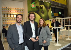 Alberto Santos, Gonzalo Fernández Montosa y Esperanza Rodríguez en el stand de Nufri.