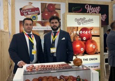 David Sáez y Jaime Castillo, en el stand de PROCECAM, promociando la cebolla de Castilla-La Mancha. 