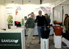 Carlos Gómez, CEO de Sansan, junto a José Sancho, director comercial de la empresa valenciana especializada en macetas para el cultivo en sustrato
