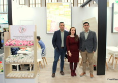 Francisco Borja, Pilar Fernández y Ángel González, de la Cooperativa Extremeña de Ajos de Aceuchal