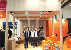 Yanni Arias, junto a Vicente y Vicent Bataller, de Flor Fruits