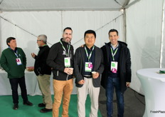 Sergio Sánchez, Jeffrey Fan, y Emilio Fuertes, de Planasa