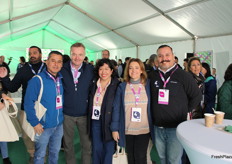 Oscar Vargas, Drew Reynolds, Danitza Sánchez, Rosario Gómez y Sergio Prigadaa, de Dole
