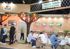 El estand de Salute Frutas de Brasil, mantuvo muchas reuniones con sus clientes, desde el 1er día de la feria.