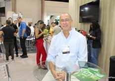 Borges, director de Agromundi en el stand de Abrafrutas