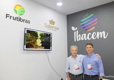 Nelson Costa de Ibacen y Nelson Filho, CEO de Ibacem, exportador de uvas de Brasil