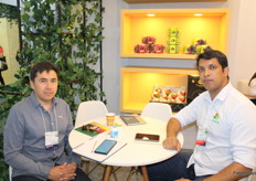 Marco Lefimil de Campo Fruit Chile y Joao Souza de Grandvalle, exportador de uvas, mangos de Brasil.