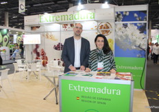 José Luis González y María Ballester representando a Extremadura de la región de España