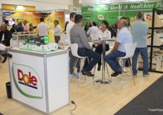 Stand de Dole, ocupado con reuniones