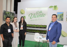 Don Vicente, exportador de limón de Brasil, representado por Wellington Carvalho, Luisa Promicia, Tainá Morato y Vagner Promicia.