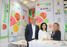 Branislav Prevelic (Vicegobernador de Extroversión), Tonia Nikolaidou (jefe de exposiciones),Konstantina G. Bouman de Ifema Grecia. Primera vez la participación de Grecia en Brasil