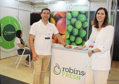 Vagner klipel de Perboni de Brasil y Lenice Ferreira de Robinson Fresh