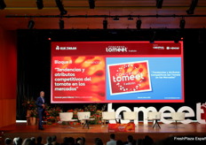 David del Pino, Managing Director de Freshtrategy, abordó las tendencias y atributos competitivos del tomate en los mercados en una “presentación conceptual” – como la denominó –. destacando algo sobre lo que todos los ponentes estuvieron de acuerdo: el valor diferencial del servicio que ofrece España en la comercialización de tomate