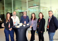 Irene Robles y Evan Céspedes, del Parque Científico-Tecnológico de Almería (PITA), Juan Ramón París, Nuria Faz y Mabel Salinas, de Caparrós, y Manuel Leal, de la Cofradía Gastronómica del Tomate de Almería