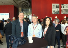 Antonio Jesús González, de Almia Conecta, junto a Jesús Hernández y Andrea Alvarez, de Unica Group