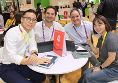 Equipo de Talsa Group, representados por Alexander Bartl y Arturo Hoffmann en reunión con uno de sus clientes asiáticos.