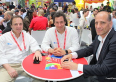 Representantes de la empresa David del Curto (DDC) en el estan de Chile con Nicolás Troncoso, Tomas Campos y Patricio Bobadilla.