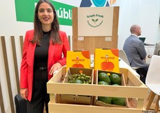 Aracelis Tarascio, representante de Tropifresh, exportadores de mango mingolo, aguacate tropical y verduras orientales de Republica Dominicana