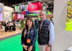 Yamming Ding de Valley Fresh, exportadores de cerezas y arándanos de chile y Gerardo Salvado de CECO S.A.S exportadores de cereza