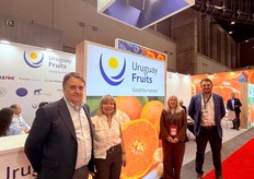 Delegación de Uruguay con Washington Guarino (Presidente Upefruy), Marta Bentacurt (Upefruy), Monica Coito (Novidel), Hector la greca (Blue Forest)