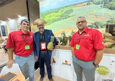 Paisa (Panama) con Justin Bowden, Juan Carlos Garcia (Ananas) y Jose del Valle, exportadores de piña
