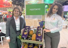 Fertinyc ( Costa Rica) con Leidy Caballero y Helena Gomez, exportadores de piña