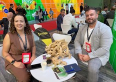 Santana Ginger con Lays Santana y Patrick Santana, exportadores de Jengibre de Brasil