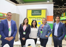 Equipo de ExpoAgmarsa, representado por Enrique Aguirre (izquierda), exportador de bananas de Ecuador.