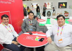 Eduardo Reyes y Enoc Recabal de la empresa Mitexport, Guillermo Salas de la empresa Greenvic.