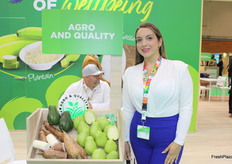 Noelia Brenes gerente general de Agro and Quality en el stand de Costa Rica.