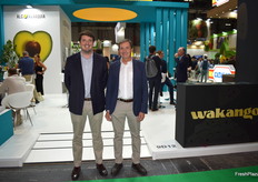 José Antonio Alconchel padre e hijo, del Grupo Alcoaxarquía, que presentó la línea Wakango de pulpa de aguacate para untar y guacamole.