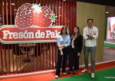 Marta Palacios, Lina Gómez y Enrique Muñoz, del departamento comercial y de marketing de Fresón de Palos, que presentó la integración del sistema ResiYou junto a Bayer Crop Science e Hispatec.