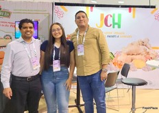El equipo de JCH, representado por Ernesto Ayala, Adriana cabezas y Jorge Chang. Exportadores peruanos de jengibre.