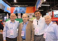 Jorge Darrouy gerente comercial de Global Reefers,  Manuel José Alcaino presidente de Decofrut, Alán Apablaza y Mario Ubillo de Global Reefers