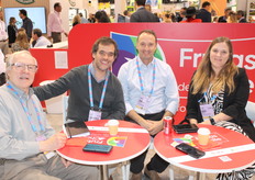 El equipo de GLS Exports con Marcel Jeanneret, Gianluca Bartolini y Sofía Jeanneret junto a Juan Pablo Durán de la empresa El Parque (2do lado izquierdo)