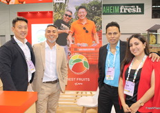Empresa Best Fruit, representado por Jason Wong (Vice Presidente de ventas), Gerardo Cisneros e Isabel Calderon, exportadores peruanos.