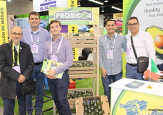 El equipo de Promega con el gerente de ventas, Celso Castillo; Sebastian Figueroa, Sergio Mendoza, Flavio Peña en el stand de México