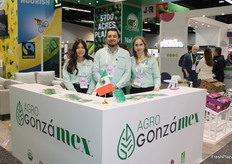 Valeria Hernándes, Alejandro Zuñiga y Patricia Magaña de Agro Gonzámex, exportadores de avocados de México