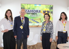 Florencia Zamora, Juan Zamora, Alicia Pons, Luciana Zamora.