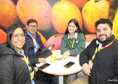 Andrea Zapata, Nelson Montero, Miriam Montero y Wynees Dias de la empresa Agrosol Perú Export.