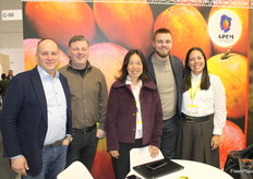 El equipo de Sunshine, presentes en el Stand de Perú.